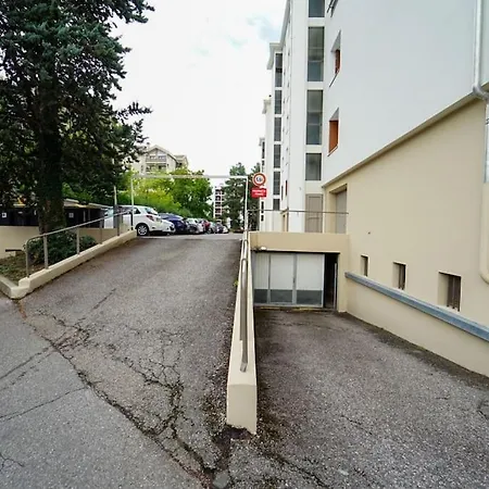 Plaine - Vue Montagne Et Garage A 700m Du