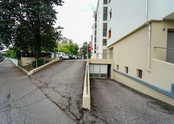 Plaine - Vue Montagne Et Garage A 700m Du